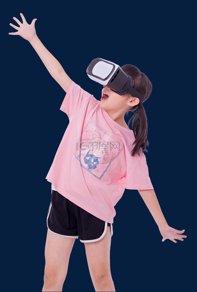 VR眼镜虚拟科技女孩张开双手