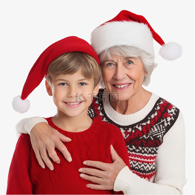 祖母和微笑的孙子穿着圣诞毛衣和