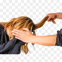 被家暴扯头发的女人