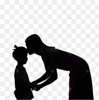 人像剪影夕阳母女二人夕阳下弯腰亲额头