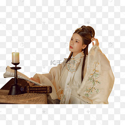 挑灯夜读的古风美女
