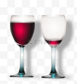 两杯象征爱情的红酒