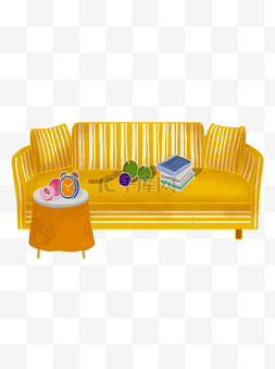 黄色长沙发和放着闹钟的小茶几元