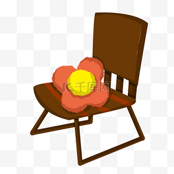 一张放着靠垫的木椅子