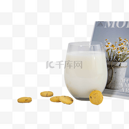 小杯饮品图片_营养牛奶饮品
