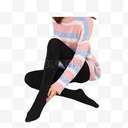 彩色条纹袜子图片_彩色穿毛衣的模特坐姿元素