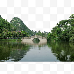 山水之间的石拱桥