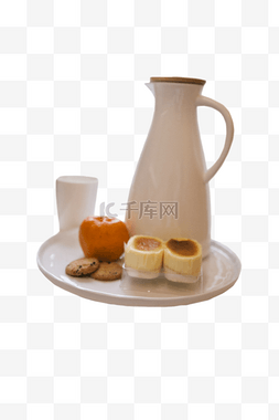 白色托盘橘子蛋糕暖水瓶png素材