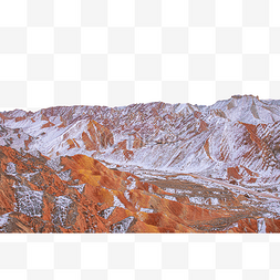 雪后的七彩丹霞山崖