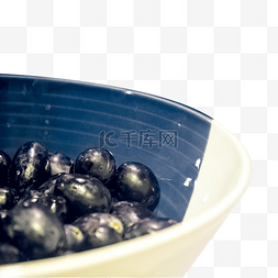 一碗美味清新的蓝莓
