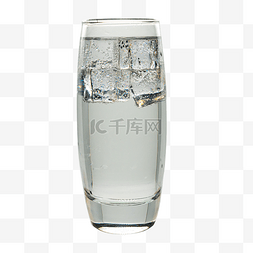 玻璃杯冰块图片_玻璃杯冰块冰水