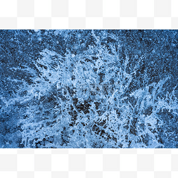 蓝色冰裂图片_蓝色冬季冰花