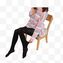 长袜图片_彩色创意坐着椅子上的电商模特