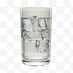 玻璃杯冰块冰水