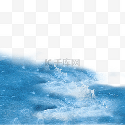 海浪翻滚大海