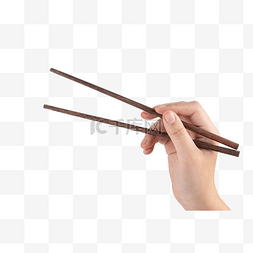 手拿木质筷子
