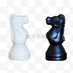国际象棋棋盘上黑白棋子对战