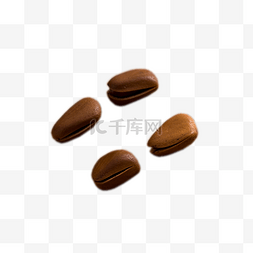 四个棕色的成熟的松子png素材