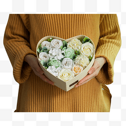 漂亮的情人节心形图片_一个精美的情人节心形花卉礼盒素