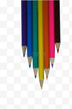 七只色彩鲜明的彩色铅笔