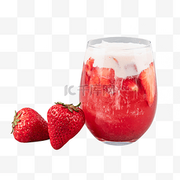 雪山莓莓图片_玻璃杯芝芝莓莓奶茶