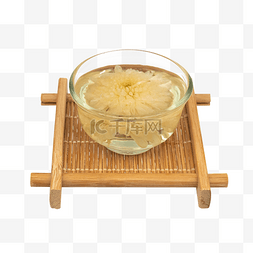 玻璃杯装菊花茶