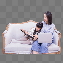 沙发和人物图片_妈妈和女儿在沙发椅上