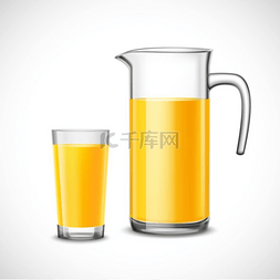 多种维生素与图片_在玻璃和水罐的橙汁。