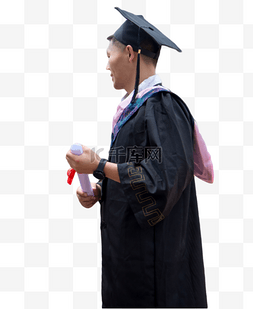 留影图片_大学学士服男生毕业证书留影