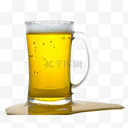 一杯啤酒PNG图片_夏天饮料一杯啤酒