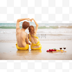 沙滩爱心图片_爱情爱心情侣沙滩比心