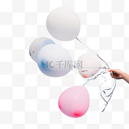 手拿气球氢气球