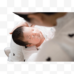 母乳孩子图片_母乳哺乳婴儿三胎新生