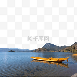 云南泸沽湖的猪槽船和女神山