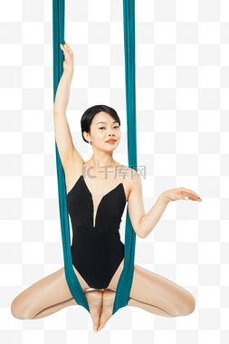 健身美女健身图片_瑜伽健身美女空中盘腿形体塑形