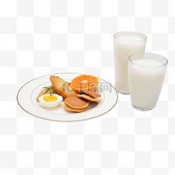 营养早餐牛奶鸡蛋和鳕鱼饼