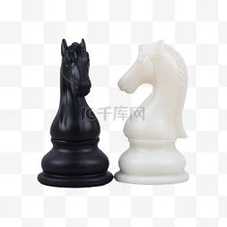 两个国际象棋黑色白色棋子简洁