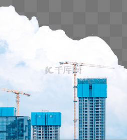 云彩下建筑城市施工