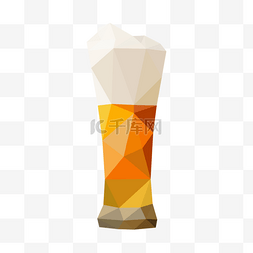 玻璃杯中的清爽啤酒低聚风格