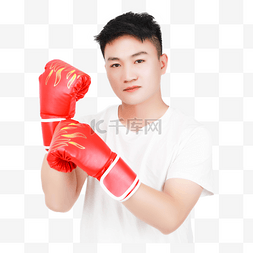 运动拳击手套图片_打拳击的健身男孩