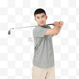 打高尔夫运动图片_户外运动打高尔夫男子