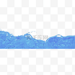 淡蓝色水面飞溅水花