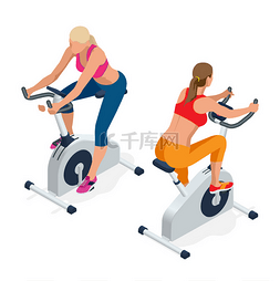 健身女性在健身房锻炼自行车。隔