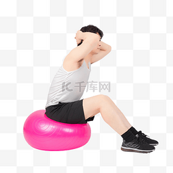 坐瑜伽球健身男性