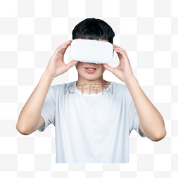 vr眼镜技术图片_年轻男性戴VR眼镜