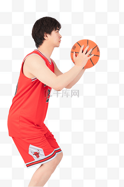 投篮的篮球员