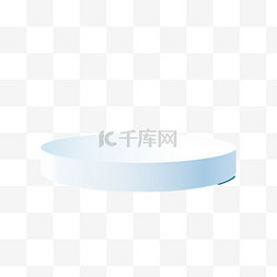 圆形底座白色图片_漂浮在蓝色水面上的白色圆形讲台