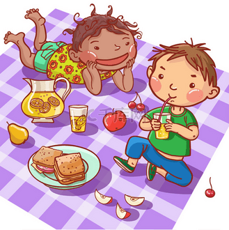 可爱的儿童在野餐