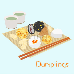 竹桌上不同的饺子