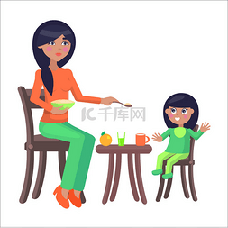 卡通女儿和母亲图片_母亲喂她的小女儿，坐在桌旁